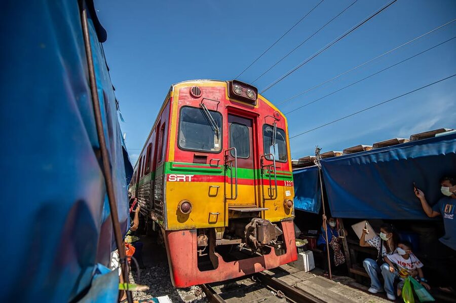 Bangkok: Maeklong Railway Market and Amphawa Floating Market - The added stops that make the trip feel more local