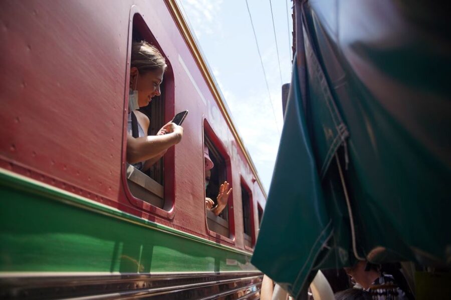 Bangkok: Maeklong Railway Market & Floating Market Tour - Maeklong Railway Market, watching the train trigger the stall reset