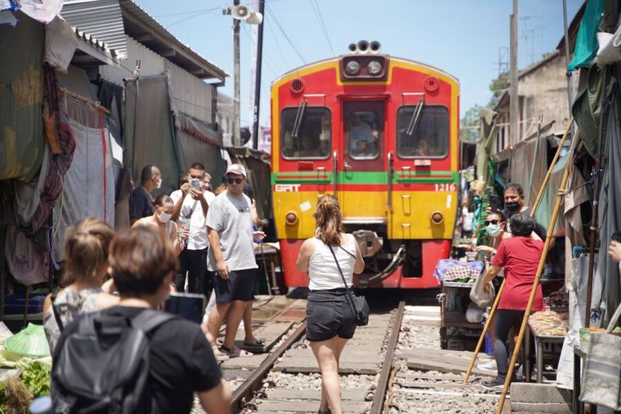 Bangkok: Maeklong Railway Market & Floating Market Tour - Price and value, why $32 can actually make sense