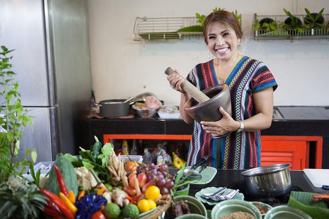 Bangkok Market Tour & Thai Cooking Class with Boat Ride with Aoy - The boat ride on the Tha Chin River: when the day calms down