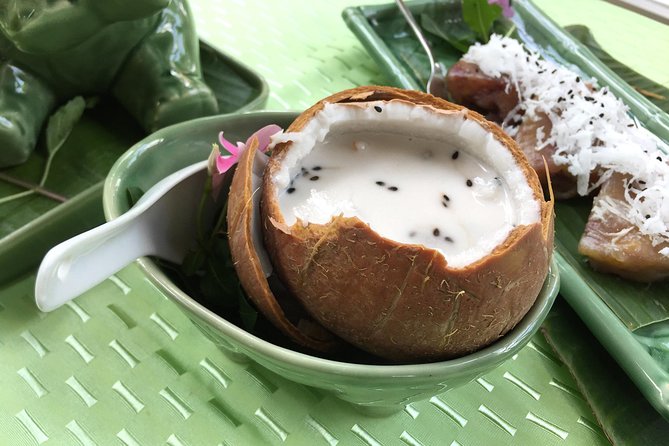 Bangkok Market Tour & Thai Cooking Class with Boat Ride with Aoy - Stop 1: Don Wai Market walk, snacks, and ingredient spotting
