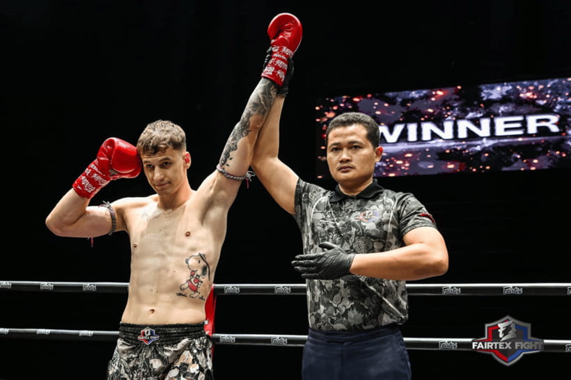 Bangkok: Muay Thai Match at Lumpinee Boxing Stadium - Lumpinee Legend Match Gear: Small, Fun, and On-Theme