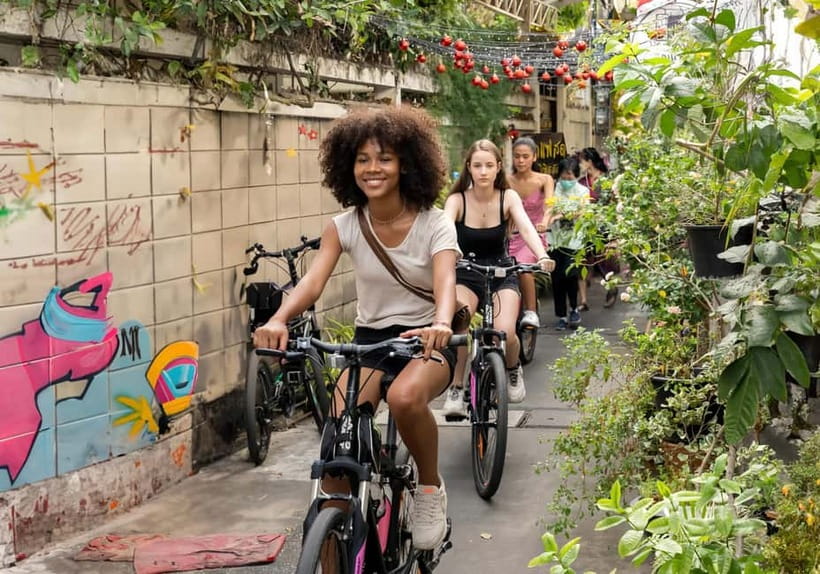 Bangkok: Must-Try Hidden Bike & Food Experience - First bites at a local restaurant, then a bakery reset