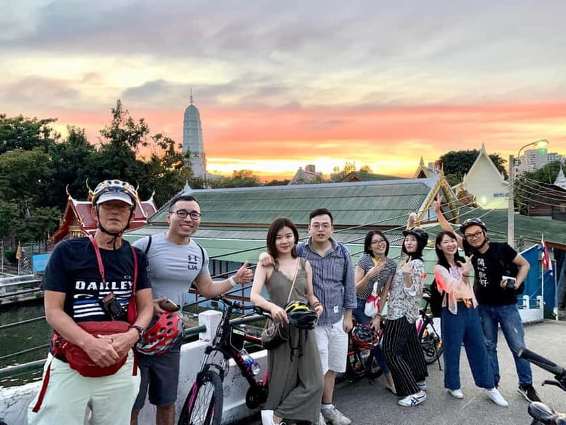 Bangkok: Must-Try Hidden Bike & Food Experience - Lunch or dinner in a local home setting you can actually picture