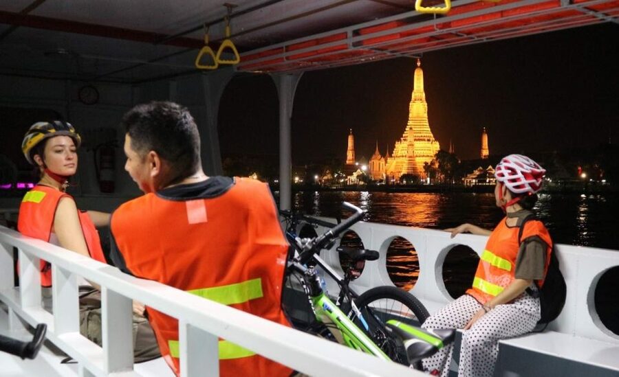 Bangkok: Night Bike Ride and Dinner at a Local Restaurant - Key highlights at a glance