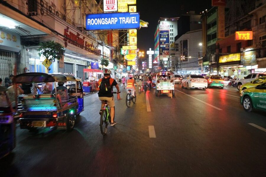 Bangkok: Night Bike Ride and Dinner at a Local Restaurant - Safety and cycling fitness: what you should realistically plan for