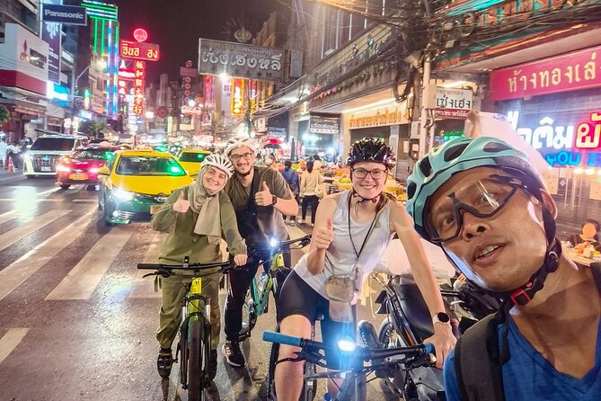 Bangkok Night Bike Tour -Hotel-pickup & Dinner - Stop 1: Thonburi, settling into the night from the first pedal