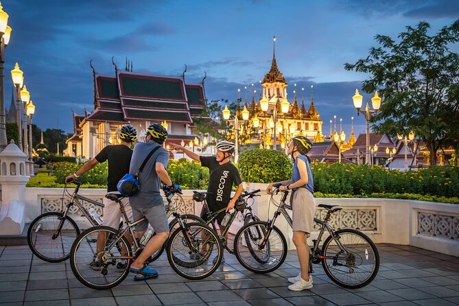 Bangkok: Night Bike Tour with Temples & Flower Market Visit - Past the Grand Palace to Sanam Luang, then Sao Chingcha (Giant Swing)