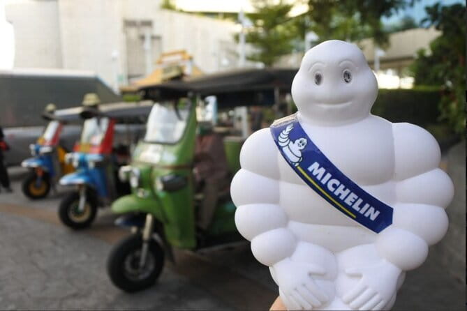 Bangkok Night Food Tour By Tuk Tuk - Stop 4: Rattanakosin (Bangkok Old City) road pass