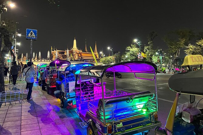 Bangkok Night Tour: Food, Temple & Tuk Tuk - A 4-Hour Bangkok Night Loop on a Tuk Tuk