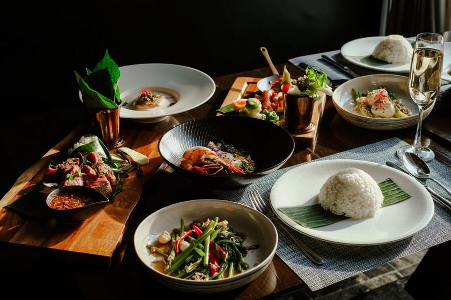 Bangkok: Nimitr Rooftop by 137 Pillars - What’s included in the meal: food, drinks, views, and service