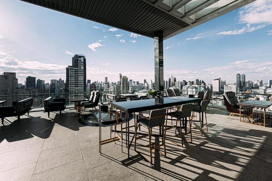 Bangkok: Nimitr Rooftop by 137 Pillars - Getting to the top: the 137 Pillars setting and the mood shift