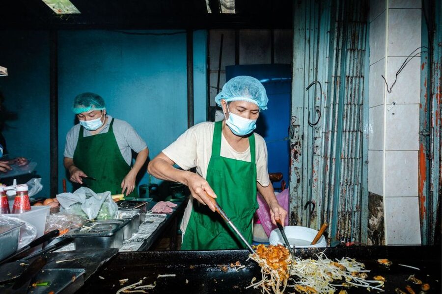 Bangkok: Old Siam Food Tour with 15+ Tastings - Old Siam Starts at Big C Ratchadamri, Then Quickly Gets Real