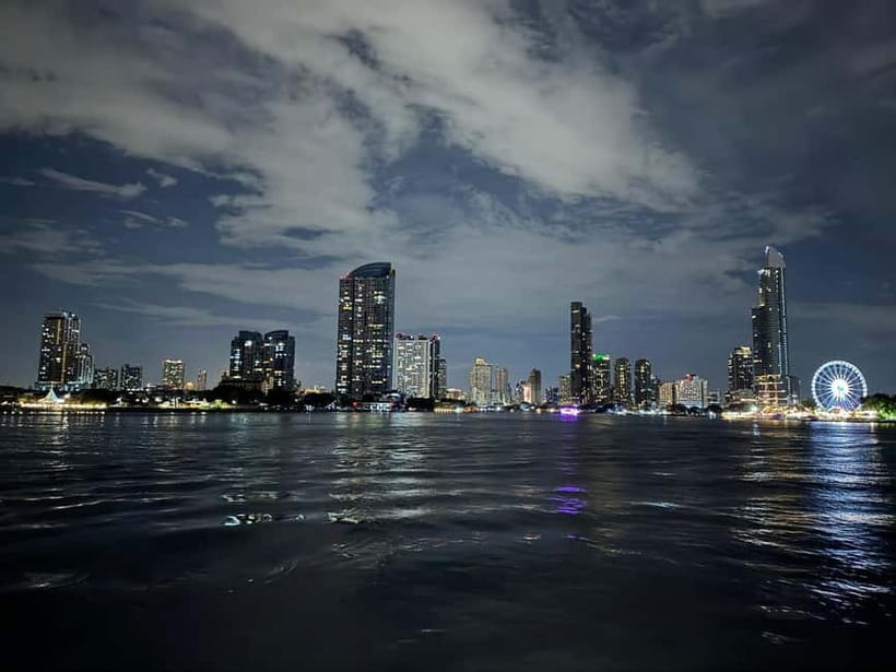 Bangkok: Opulence Luxury River Dinner Cruise - Seating and flow on board: what matters when it gets crowded