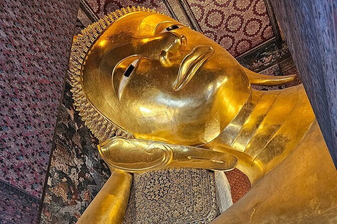 Bangkok Private and Custom Local Guide Tour - Wat Phra Chetuphon and the Reclining Buddha Moment