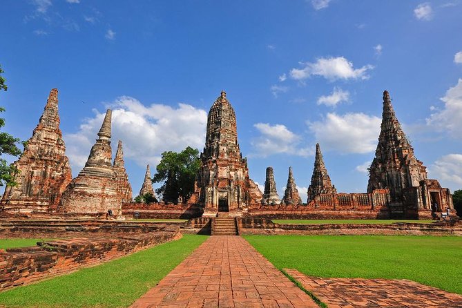 Bangkok: Private Ayutthaya and Bang Pa-In Summer Palace Tour - Bang Pa-In Summer Palace: the architecture shift you should not skip