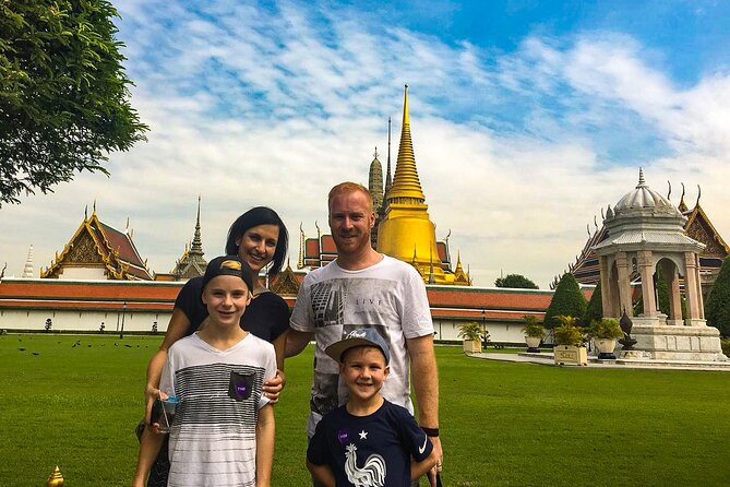 Bangkok Private Custom Tour with a Local Highlights & Hidden Gems - Tonson Mosque: Bangkok’s Oldest Mosque, a Calmer Moment