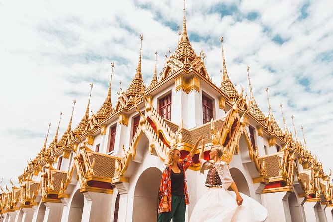 ️ Bangkok Private Instagram Tour: All-Inclusive - Your photo team: guide, photographer, and the VIP feel