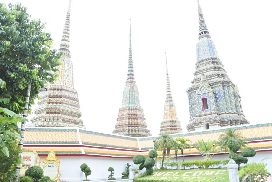 Bangkok: Private Thonburi Longtail Boat Tour & Wat Pho Visit - Why Thonburi by longtail boat feels like the real Bangkok