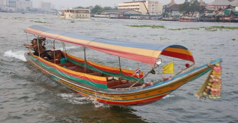 Bangkok: Private Thonburi Longtail Boat Tour & Wat Pho Visit - The longtail boat ride: 1 hour on khlong canals