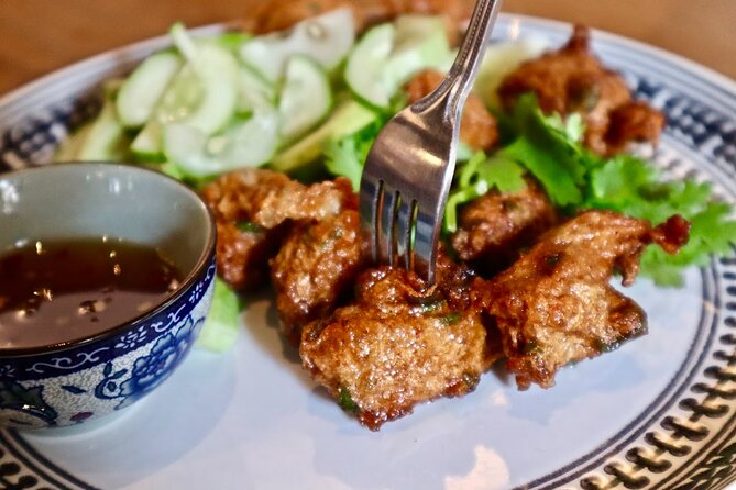 Bangkok Private Walking Food Tour with 10+ Tastings in Chinatown - Your 3-Hour Route: From Hua Lamphong to Chinatown Streets