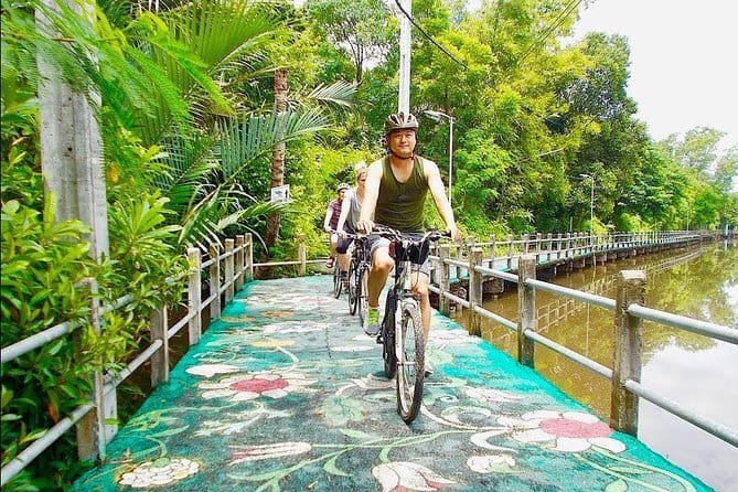 Bangkok: Railway & Damnoen Saduak Floating Market with Transfer - What to bring and how to plan your Bangkok afternoon