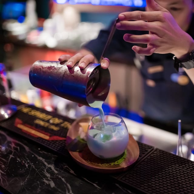 Bangkok: RedSquare Rooftop Bar at Novotel Sukhumvit 4 - Price and value: is $73 per group up to 2 a fair deal?