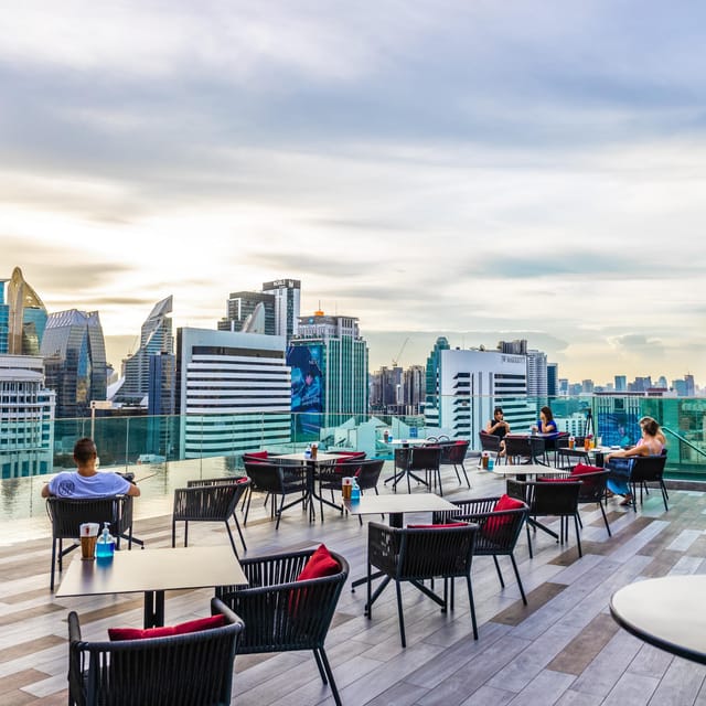 Bangkok: RedSquare Rooftop Bar at Novotel Sukhumvit 4 - Cocktails and beer options: strong mixes with real flavor