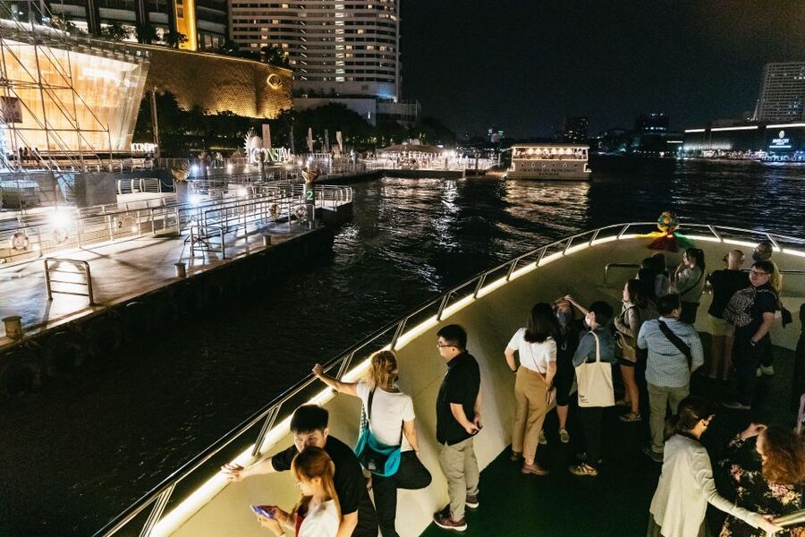Bangkok: River Dinner Cruise on the Chao Phraya Princess - Key Things You’ll Notice Onboard