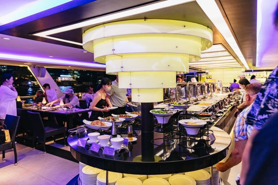 Bangkok: River Dinner Cruise on the Chao Phraya Princess - The Route Experience: What You See While Bangkok Lights Up