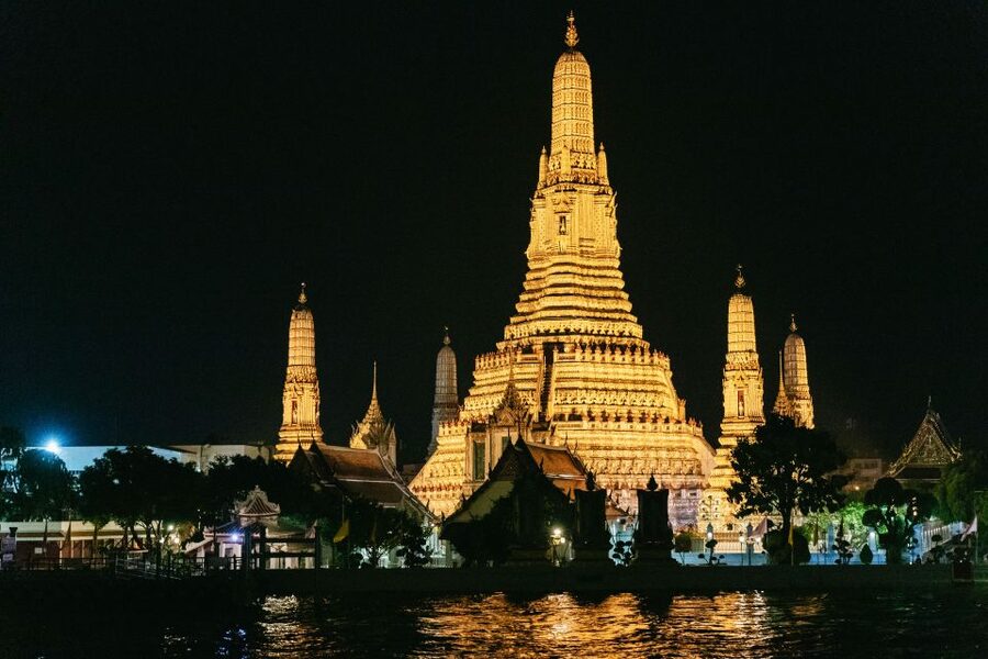 Bangkok: River Dinner Cruise on the Chao Phraya Princess - Entering The Boat: Iconsiam Check-in and a Smoother Boarding Day