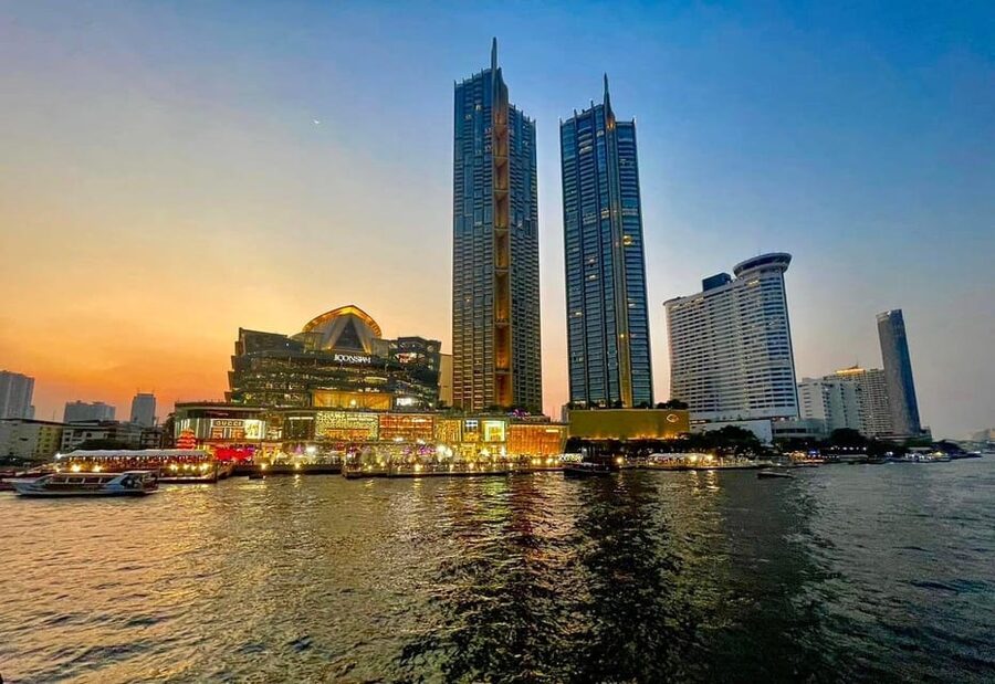 Bangkok: Royal Princess Cruise with Optional Hotel Transfer - Live music on board: a fun soundtrack that can also drown conversation