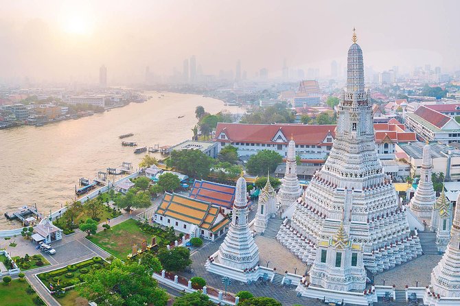 Bangkok Royal Road - Top 3 Major Monuments (Grand Palace, Wat Pho, Wat arun) - The guide is the difference-maker, especially for explanations