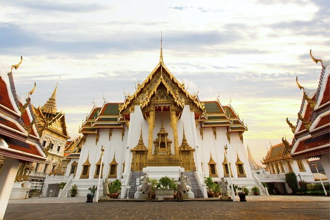 Bangkok's Best: City Highlights & Floating Market Private Tour - Wat Pho and Wat Arun: Reclining Gold and Temple Views Over the River