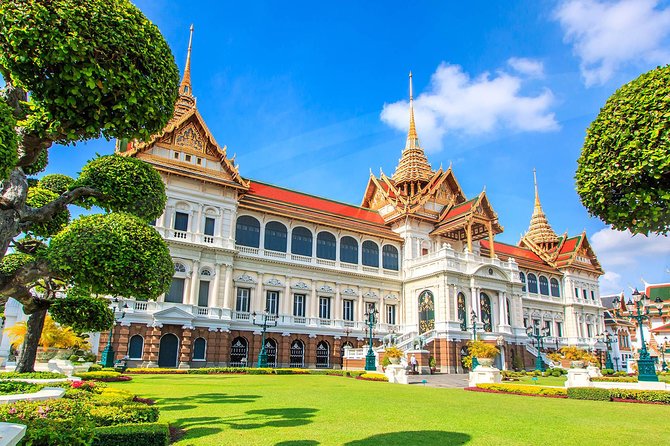 Bangkok's Grand Palace Complex and Wat Phra Kaew Tour - Wat Phra Kaew and the Emerald Buddha: The Center of the Whole Story