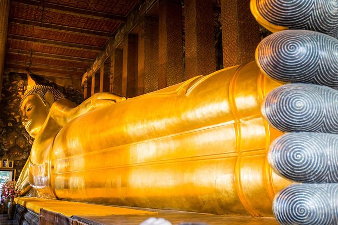 Bangkok's Landmarks Tour : GrandPalace WatTraimit WatPho WatArun - What $192.32 gets you, and how to judge value