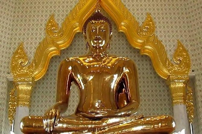 Bangkok's Landmarks Tour : GrandPalace WatTraimit WatPho WatArun - Wat Pho and the reclining Buddha with mother-of-pearl soles