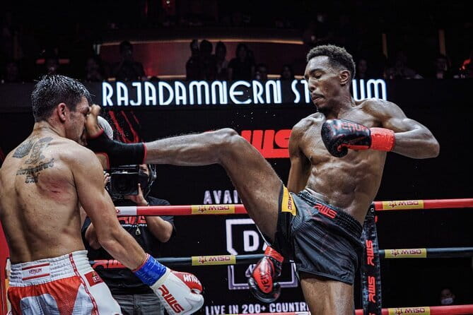 Bangkok's Top Muay Thai Ticket at Rajadamnern Stadium - Seating choices: ringside closeness versus local crowd energy