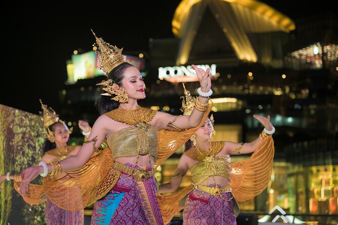 Bangkok Sawasdee Chaophraya Dinner Cruise from ICONSIAM - Wat Arun at Dusk: Why This Stop Looks Different From Land