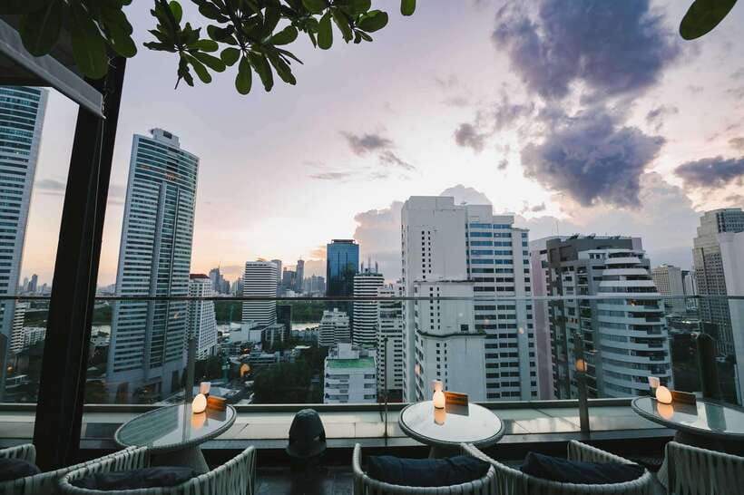 Bangkok: Sky on 20 Rooftop Bar With Free Flow Drinks - Sukhumvit Convenience, and Getting There Without Stress
