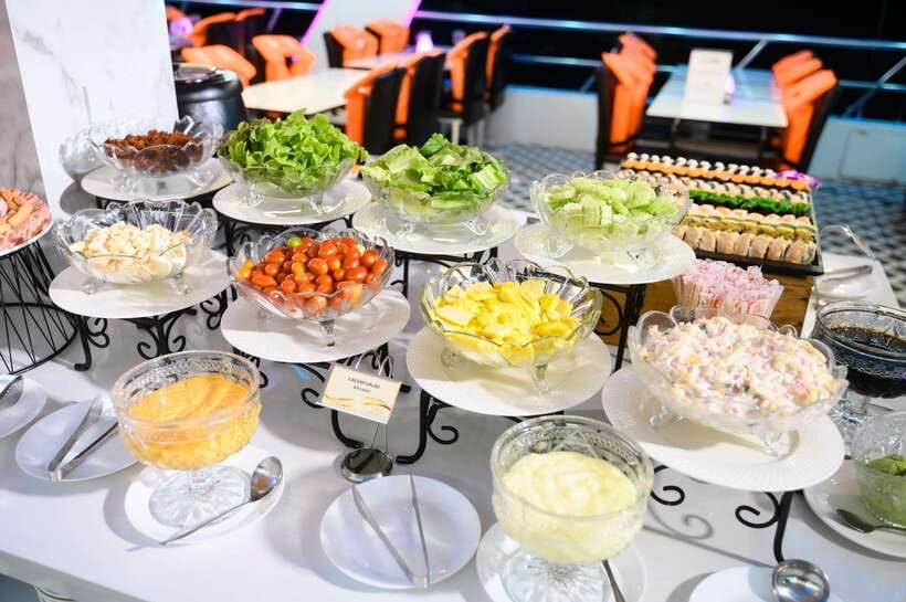 Bangkok: Smile Riverside Dinner Cruise - River views you will actually remember, ICONSIAM to Wat Arun