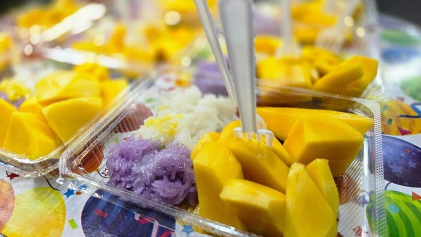 Bangkok: Street Food Tasting Tour at Night - Rules and restrictions: who should skip, and who just needs a plan