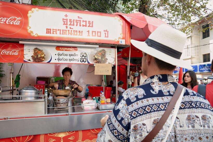 Bangkok: Talad Noi Hidden Gems & Street Food Adventure - Chow Sue Kong Shrine and Hong Sieng Kong: where details matter