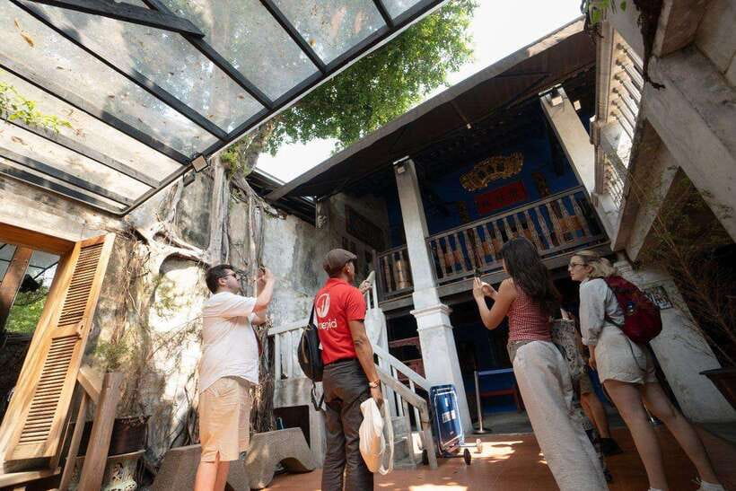 Bangkok: Talad Noi Hidden Gems & Street Food Adventure - Chinatown edges and the walk toward Si Phraya