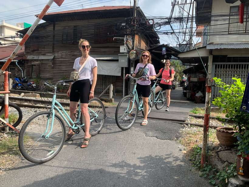 Bangkok: Temples, Canals & Local Life Bike Tour - Key Things That Make This Bangkok Bike Tour Worth Your Morning or Afternoon