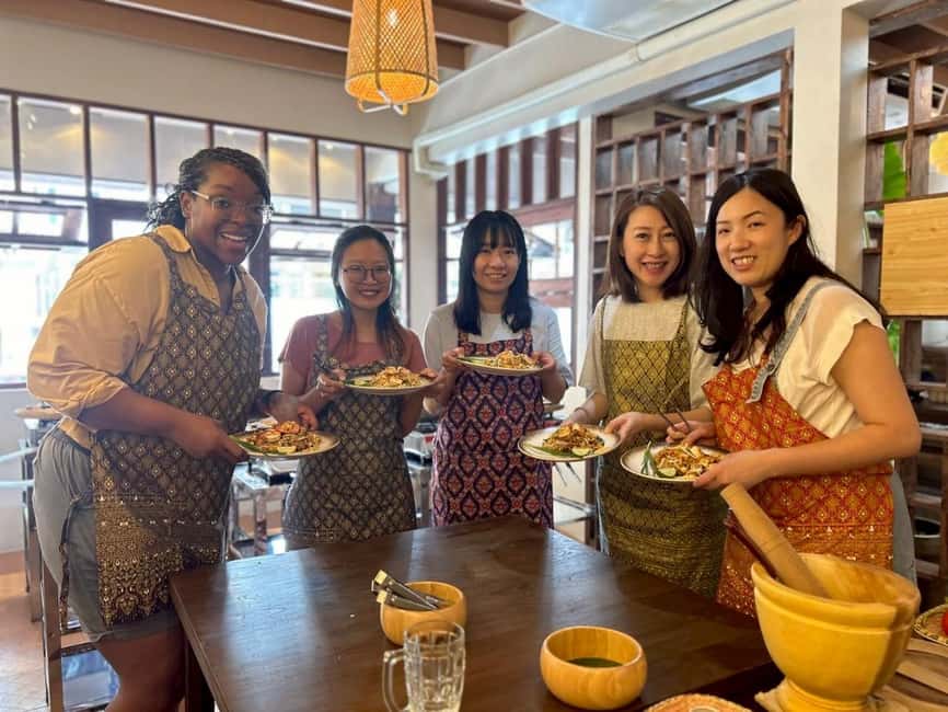 Bangkok: Thai Cooking Class With 4 Dishes & Thai Drink - Small Group Cooking: Up to 8, With Your Own Station