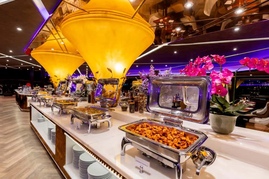 Bangkok: The Opulence Buffet Dinner Cruise with Live Band - Who this cruise is best for, and who should reconsider