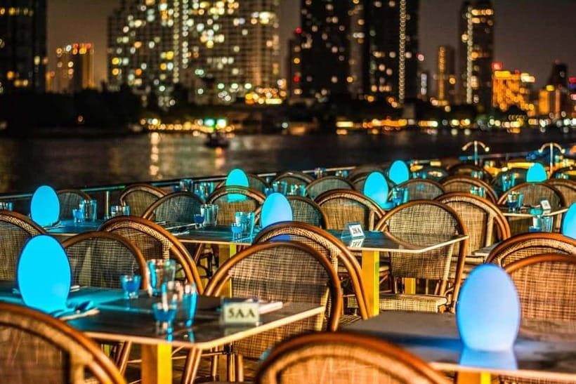 Bangkok:The Planet Sunset&Dinner Cruise on Chao Phraya River - The Planet cruise vibe: romance first, sightseeing second