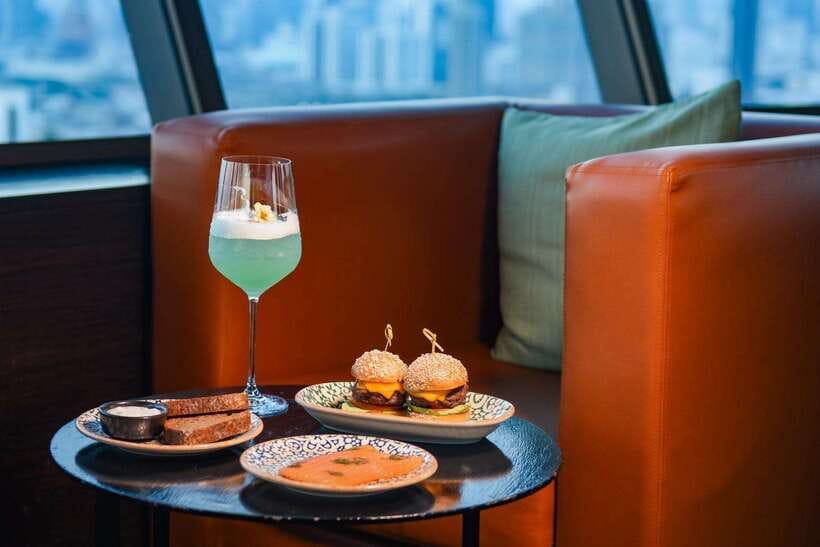 Bangkok: ThreeSixty Jazz Lounge at Millennium Hilton - Location reality: the view needs zero effort from you