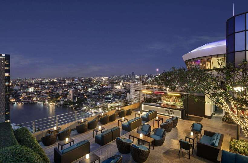 Bangkok: ThreeSixty Rooftop Bar at Millennium Hilton - The view is the main event: 360-degree Chao Phraya sightseeing made easy